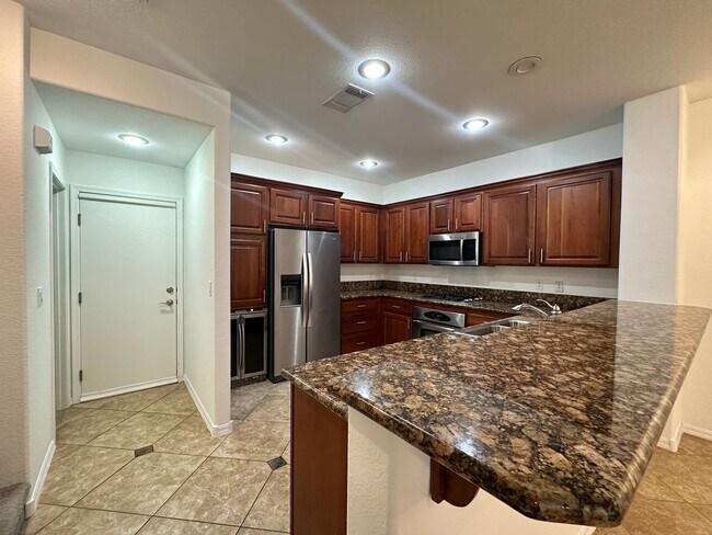 Foto del edificio - Summerlin Townhome