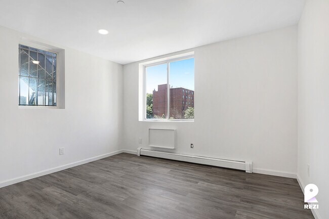 Foto del edificio - 385 Vernon Ave