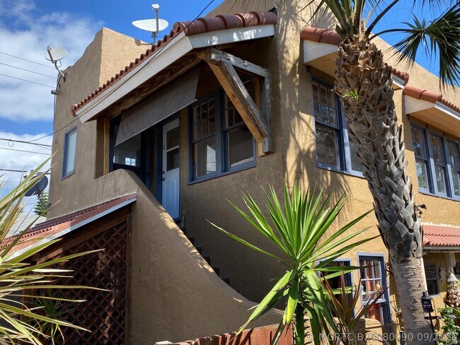 Building Photo - 203 Foresteria Dr