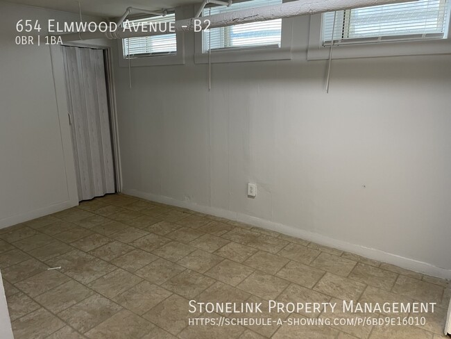 Foto del edificio - 654 Elmwood Avenue