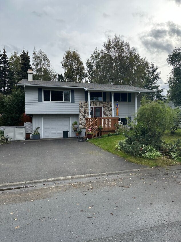 Primary Photo - College Village 3 Bedroom/2 Bath House w/1...