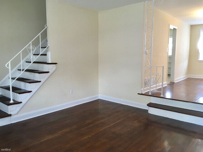 Foto del edificio - 3 br, 1.5 bath Townhome - 8521 Kings Ridge Rd