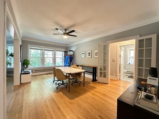Building Photo - 805 Judson Ave