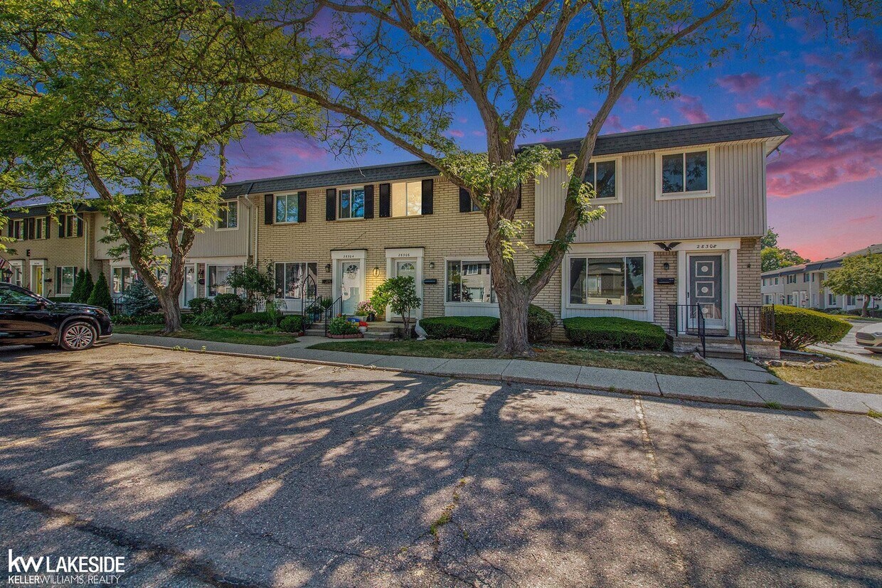 Primary Photo - 28306 Universal Dr