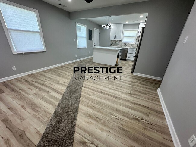 Foto del edificio - Updated 3 Bedroom Home in Gary