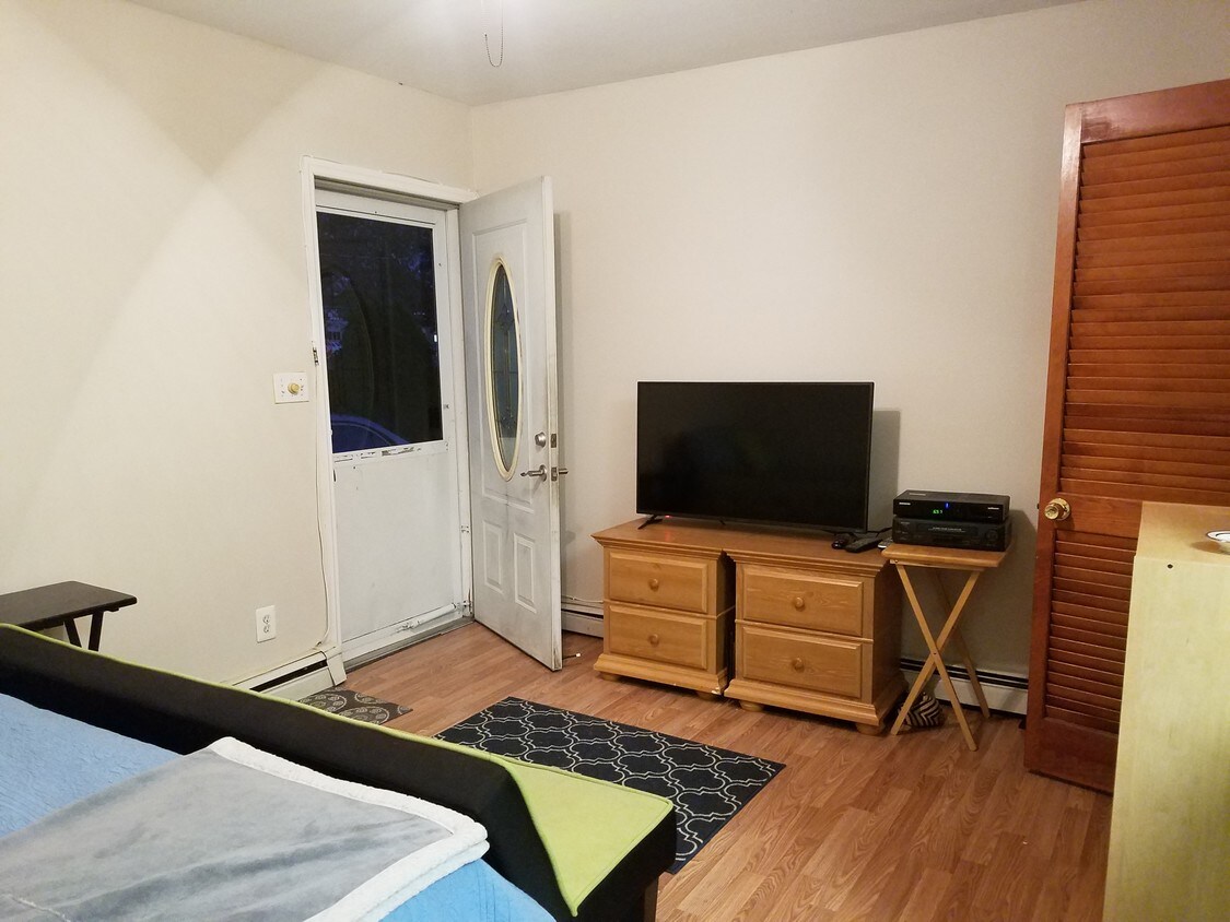 55 Hawk Ln, Levittown, NY 11756 55 Hawk Ln Levittown, NY