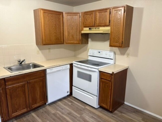 Foto del edificio - MP149 - 1014-1016 E Crown Ave