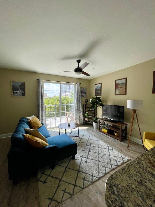 Living Room - 10 E Washington St