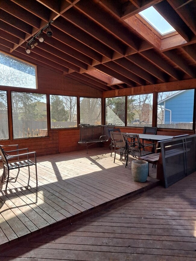 Building Photo - ALL PROSPECTIVE TENANTS MUST SUBMIT A $58 ...