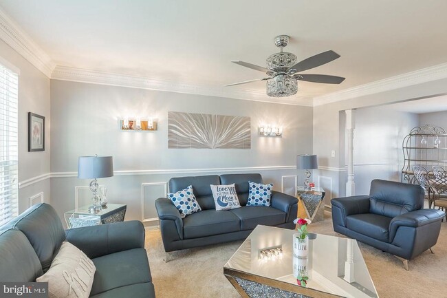 Foto del edificio - 16397 Topsail Ln