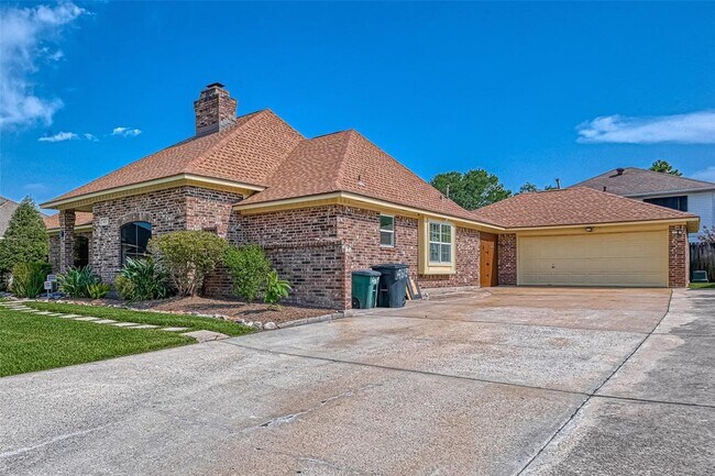 Building Photo - 4613 St Andrews Dr