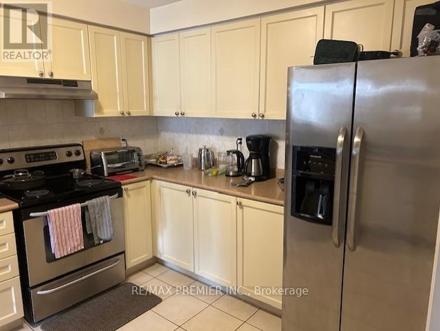 Photo du bâtiment - 111 Crystalview Crescent