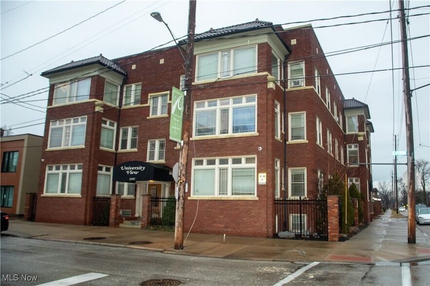 11433 Ashbury Ave Cleveland, OH 44106 – photo 1