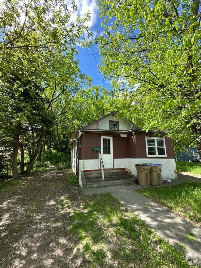 Building Photo - 728 Arbor Ave SE