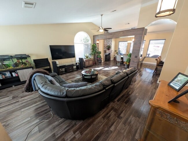 Foto del edificio - 7435 Falcon Rock Dr