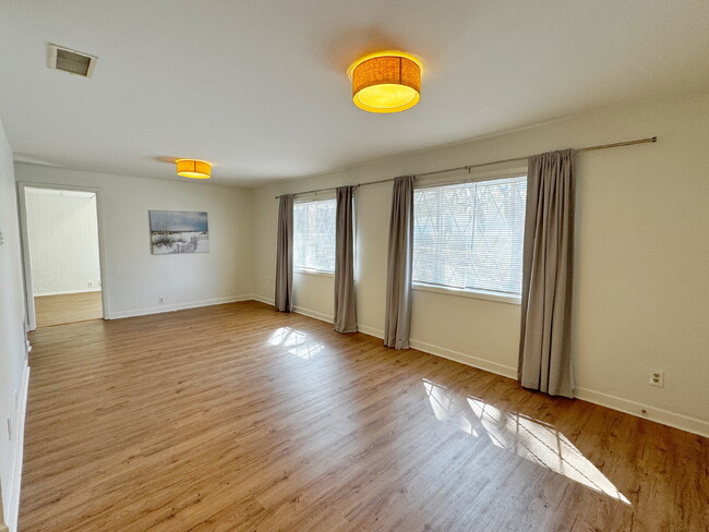 Foto del edificio - 3+BR/2BA home in Fullerwood Park downtown!