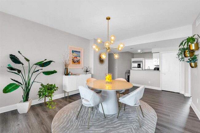 Foto del edificio - 601 NE 36th St