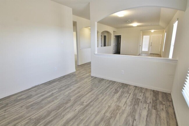 Building Photo - 8623 Lafferty Oaks St