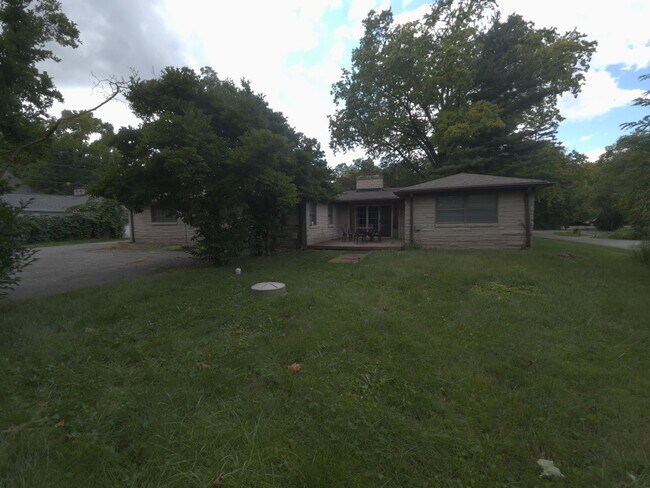 Building Photo - 8383 N Meridian St