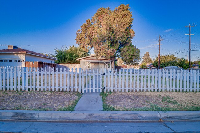 Foto del edificio - Cute & Cozy 2 Bedroom Home in Oleander Nei...