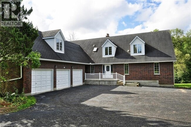 Building Photo - 685 Briardean Rd
