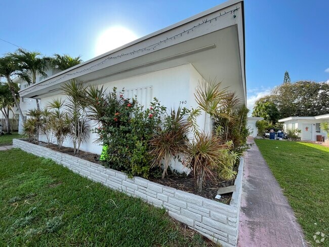 Building Photo - 740 83rd St