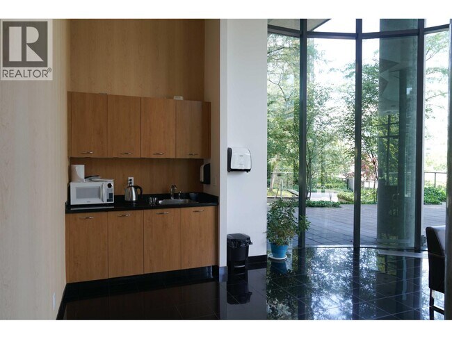 Photo du bâtiment - 1331 W Georgia St