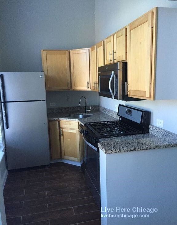Primary Photo - 656 W Belden Ave