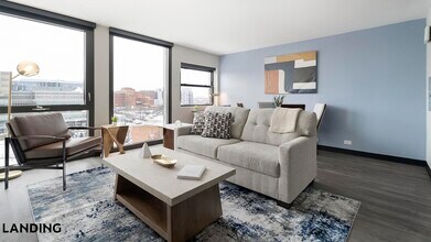 Building Photo - 1922 W Ogden Ave