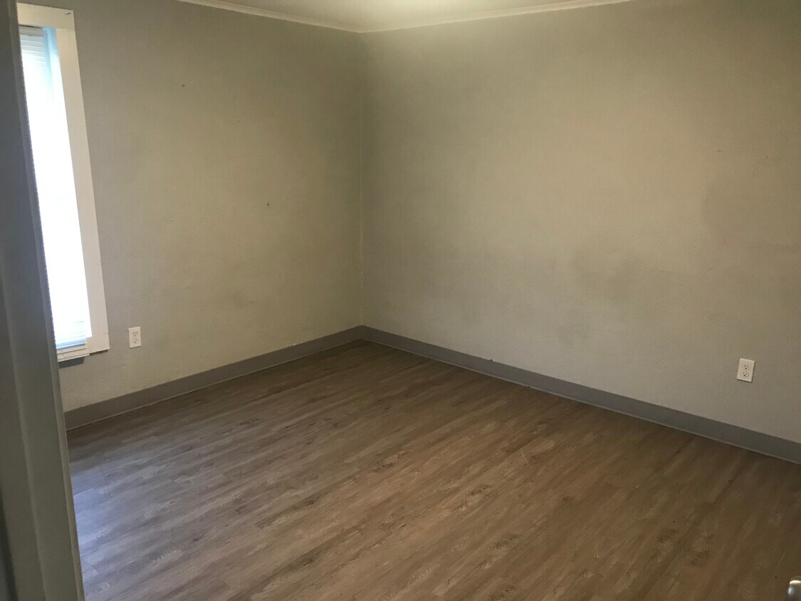 Primary Photo - 1408 N Prater St
