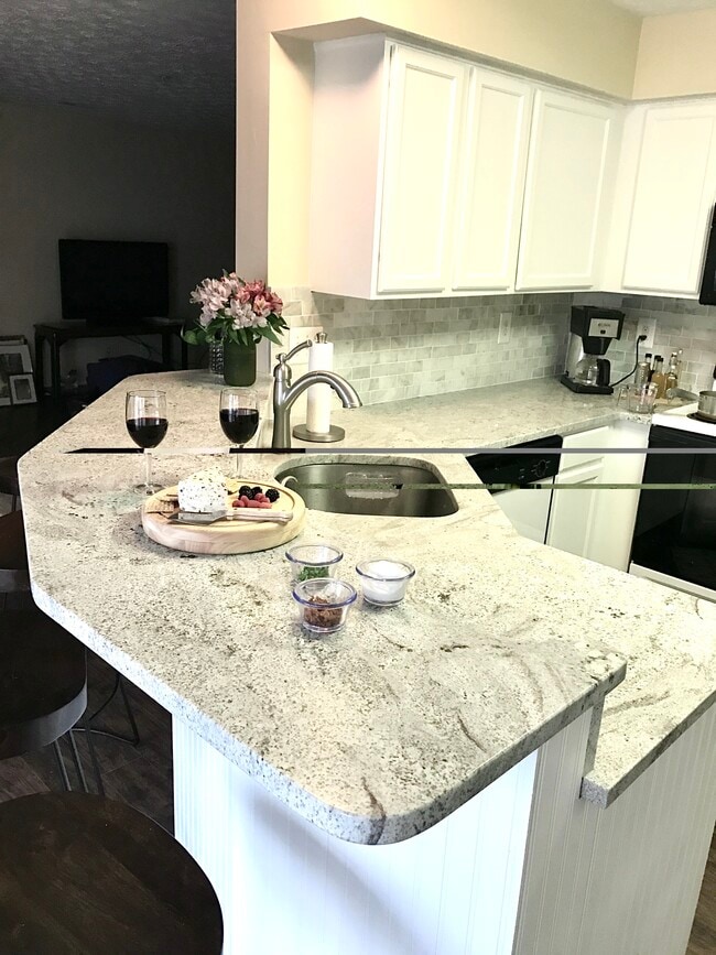 Building Photo - 6117 Springwater Pl
