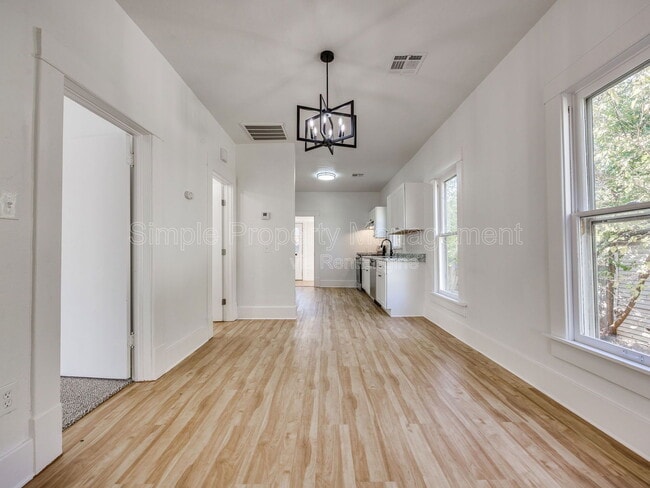 Foto del edificio - 811 W Wade St