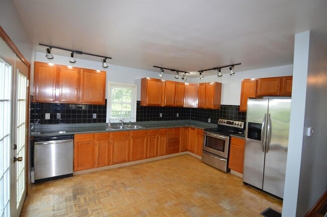 Foto del edificio - 1460 Greendale Rd