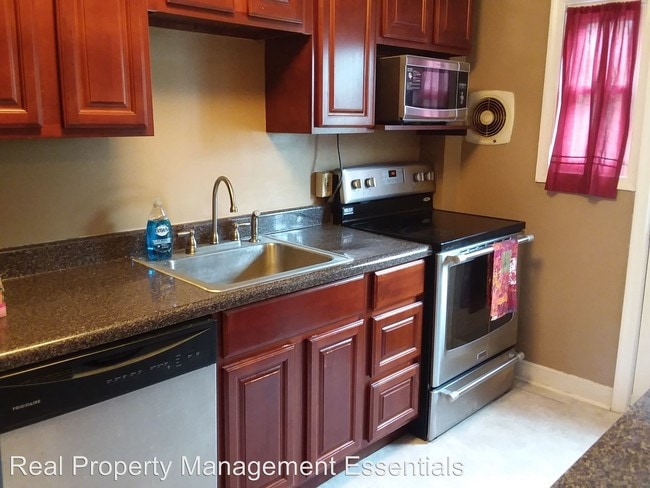 3 Br 1 5 Bath House 976 Masefield Road For In Primary Photo 3 Br 1 5 Bath House 976 Masefield Road