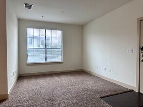 Interior Photo - MAA Westover Hills