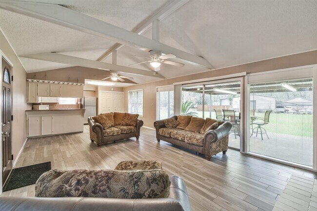 Foto del edificio - 23807 Red Oak Dr