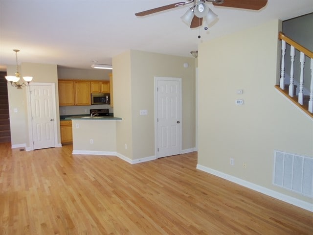 Building Photo - 200 Oak Pine Drive