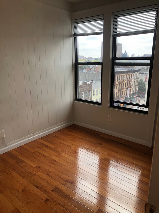 Foto del edificio - 91 Graham Ave