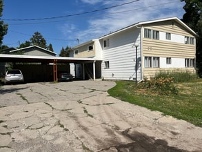 Building Photo - 927 S Black Ave