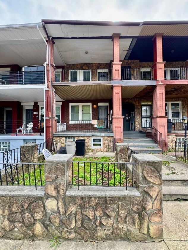 Photo - 6024 Catharine St. (LO/Mgt)
