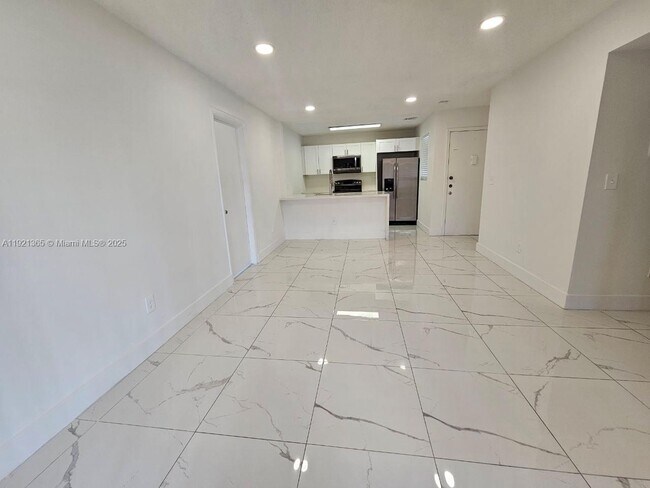 Foto del edificio - 6580 W 27th Ct
