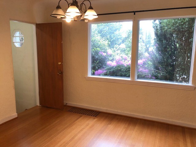 Foto del edificio - Queen Anne 2 Bed Charmer Near SPU