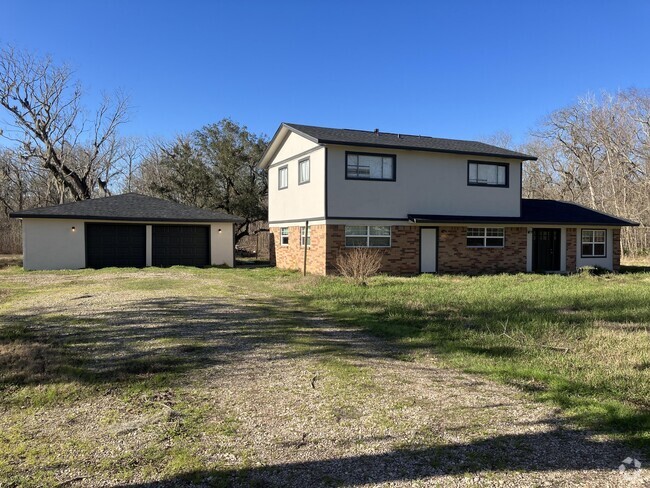 Building Photo - 2708 County Road 686