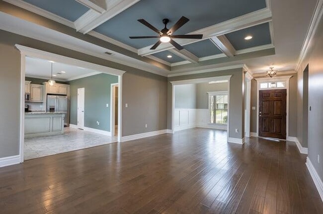 Building Photo - 4066 McKenzie Ln
