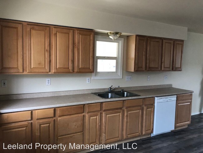 Building Photo - 3 br, 2 bath House - 2021 W 10th St