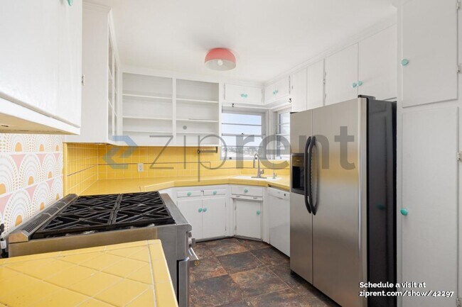 Foto del edificio - 4468 Rolando Blvd