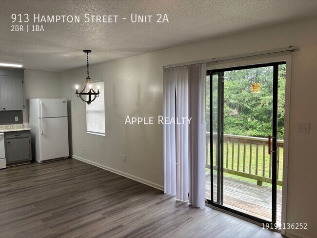 Foto del edificio - 913 Hampton St