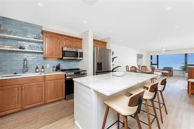 Foto del edificio - 1500 Park Beach Cir