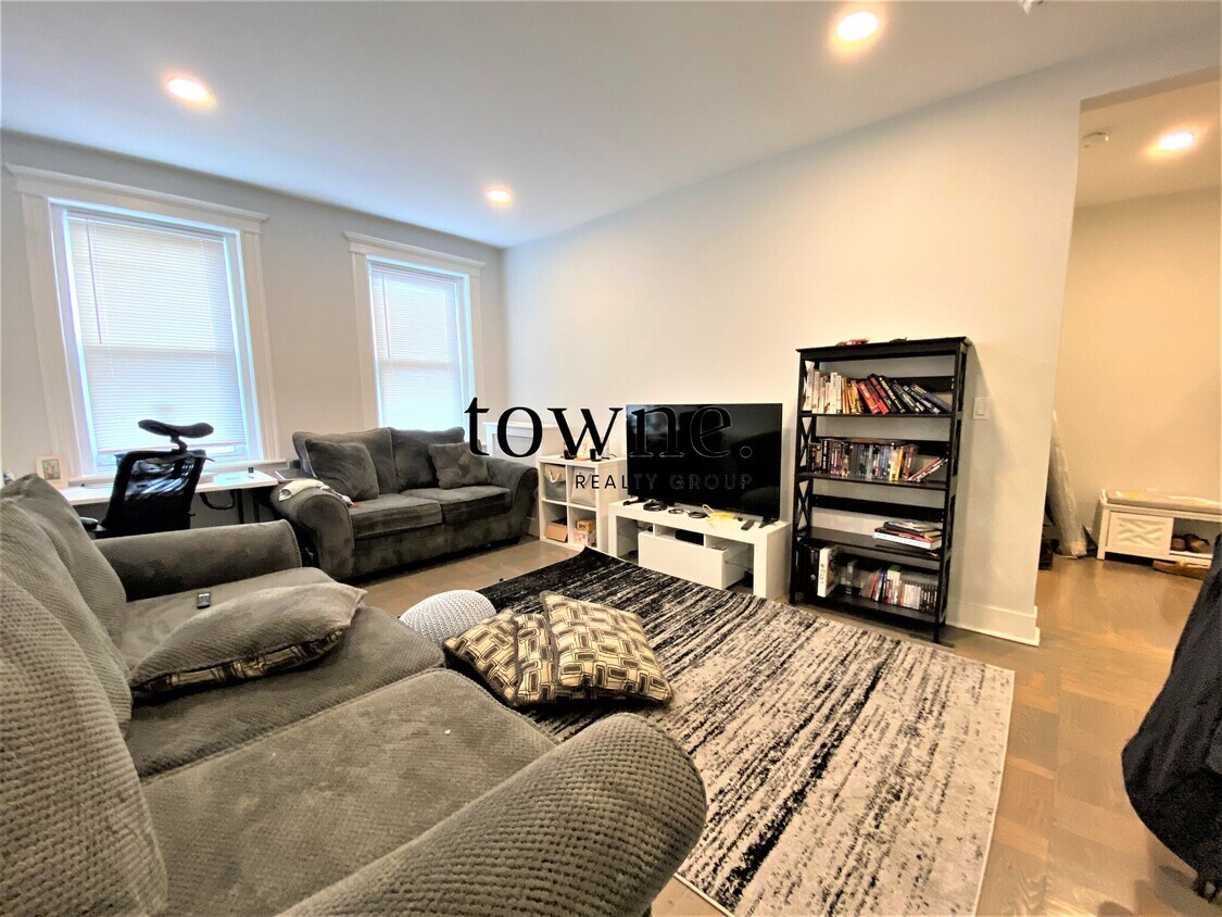 36 Queensberry St, Boston, MA 02215 Apartments in Boston, MA