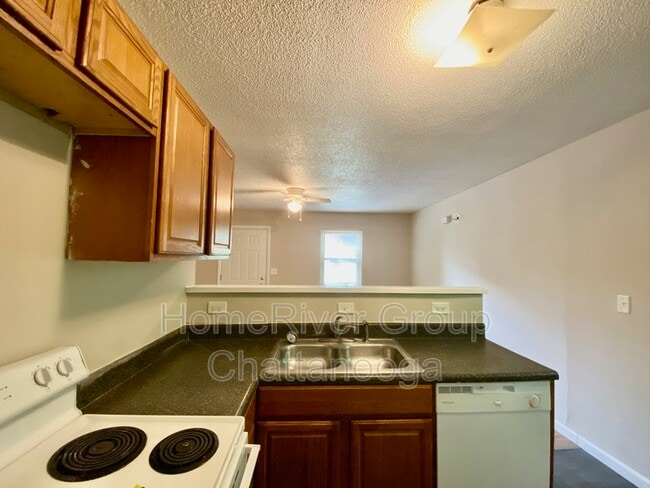 Building Photo - 139 Hollyberry Ln